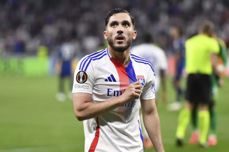 ريان شرقي لاعب ليون
